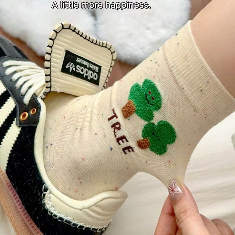 Flocado japonés linda chica hilo de puntadas dibujos animados otoño e invierno calcetines al por mayor Zhuji calcetines de mujer marea callejera