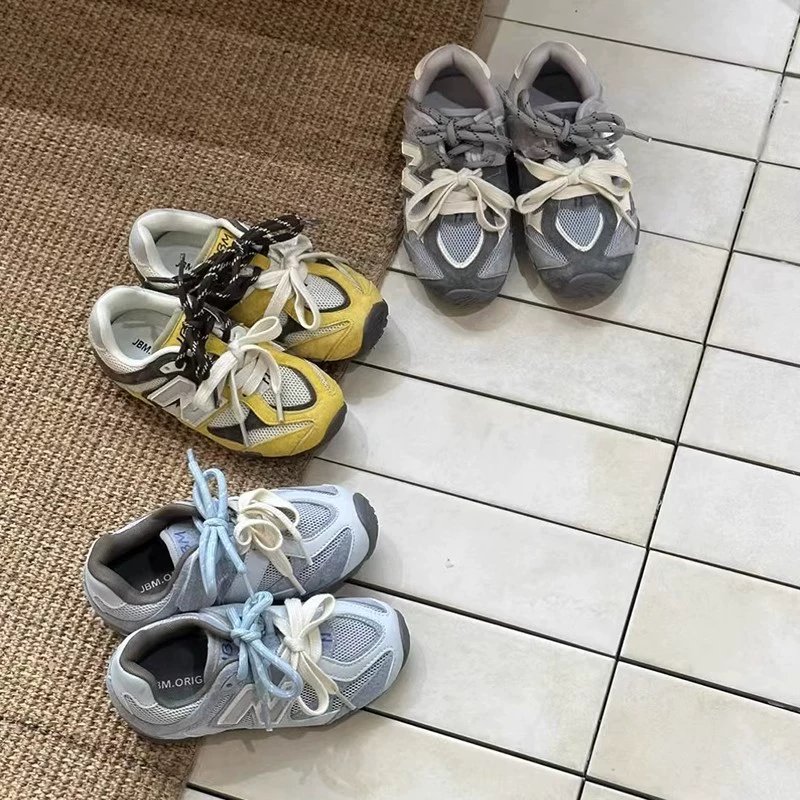Спортивная обувь для детей весной и летом 2025 новая корейская немецкая обувь модная нескользящая мягкая подошва