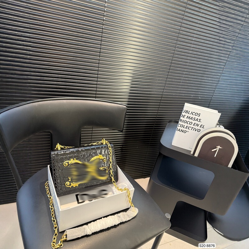 Cross-Border Export D&G Bag D Family Letter Shoulder Bag Patent Leather Crocodile Pattern Small Square Bag Letter Chain Bag Cross-Border Export D&G Bag D Family Letter Shoulder Bag Patent Leather Crocodile Pattern Small Square Bag Letter Chain Bag