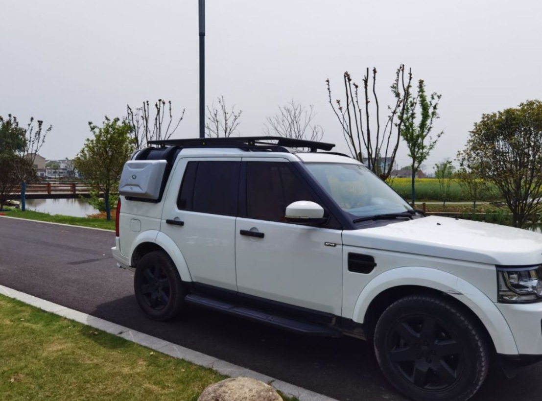 Discovery 3 Roof Platform Is Specially Designed for Discovery 4 Roof Expansion, Equipped with a Modified Vehicle Platform Travel Rack and Luggage Rack