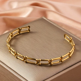 项链;手镯;戒指