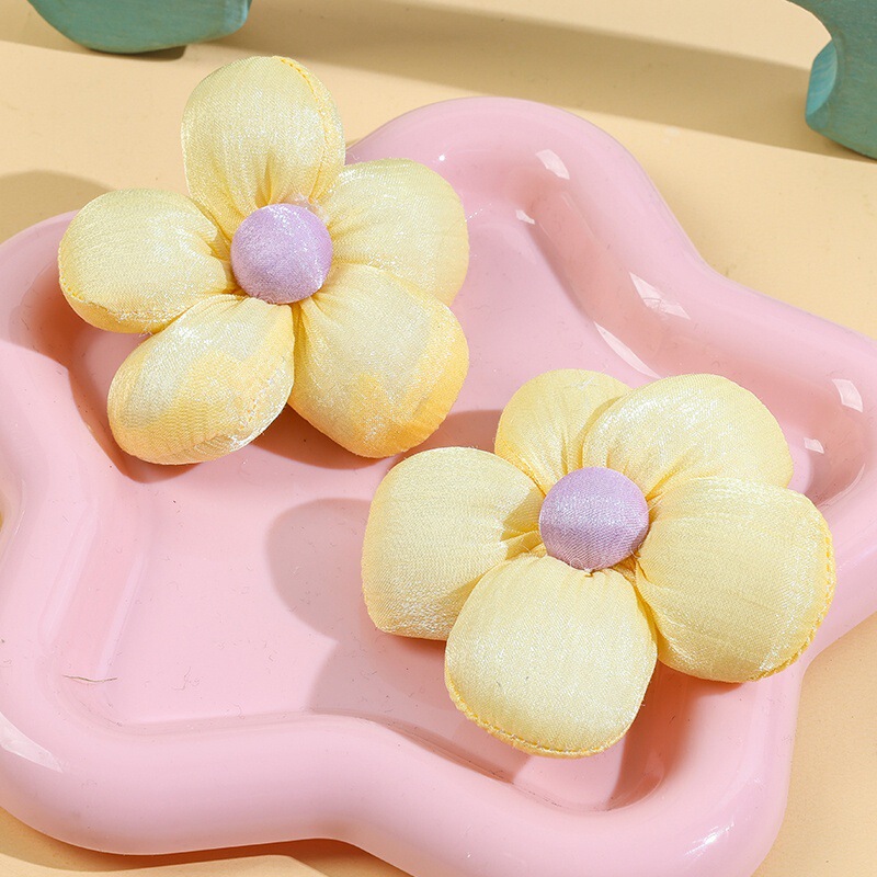 Chrysanthemum-Themed Clog Shoe Accessories, Three-Color Snap-On Shoe Charms, Universal Cartoon Shoe Charms for Children