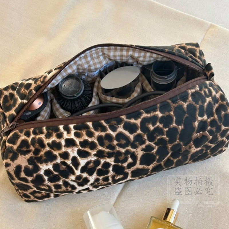 표범 무늬 화장품 가방