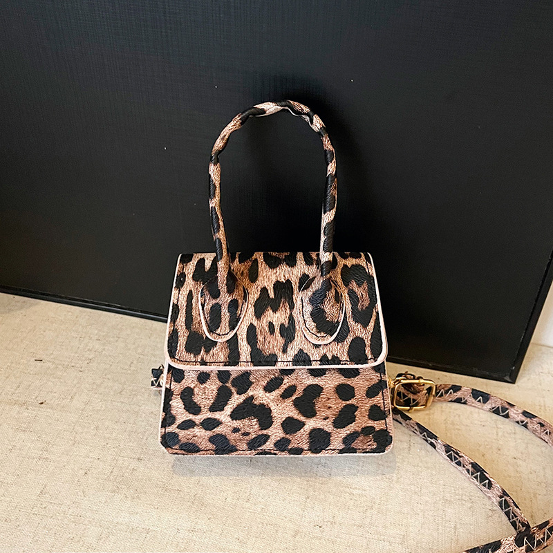 Retro fashionable elegant one-shoulder bag