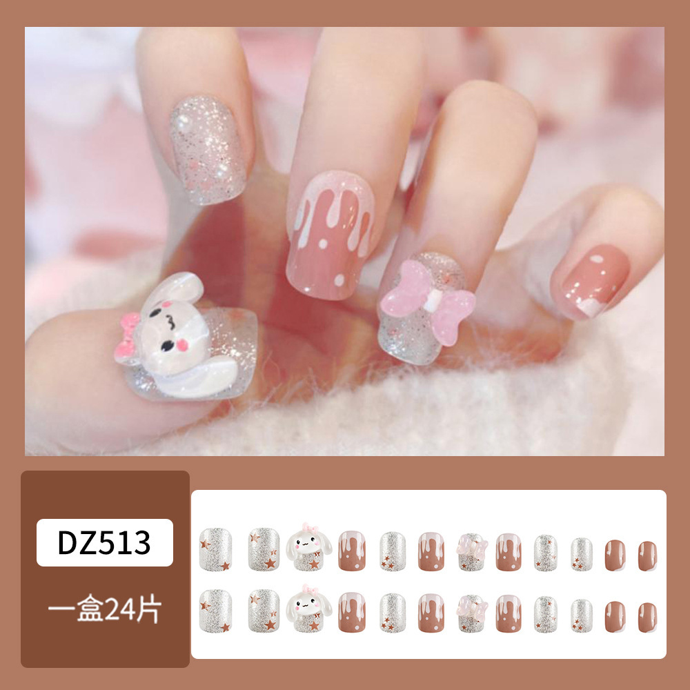 Uñas de desgaste hecho a mano al por mayor Pequeño Libro Rojo TikTok flash plata caliente mariposa pieza de uñas parche de uñas portátil