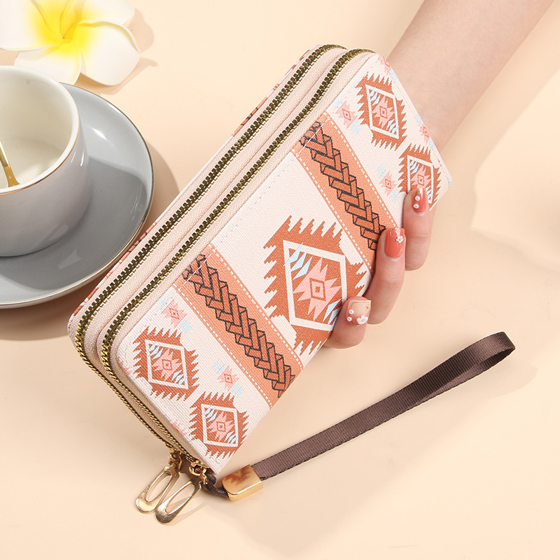 Cross-border generation of new bohemian style high-value ladies hand wallet card bag large capacity Amazon in stock