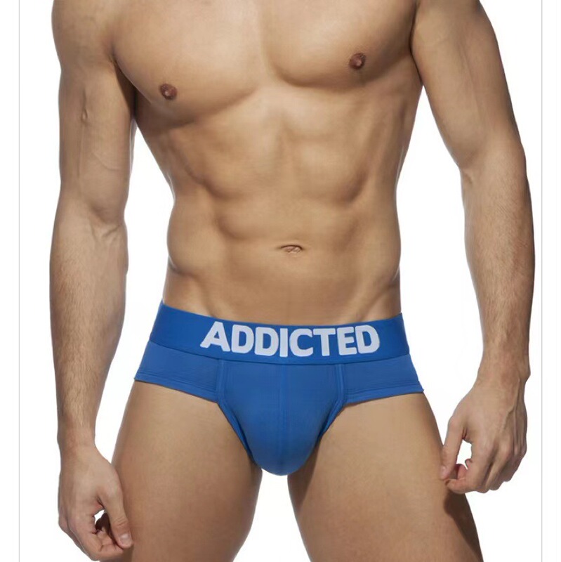 Classic men's solid color briefs comfortable