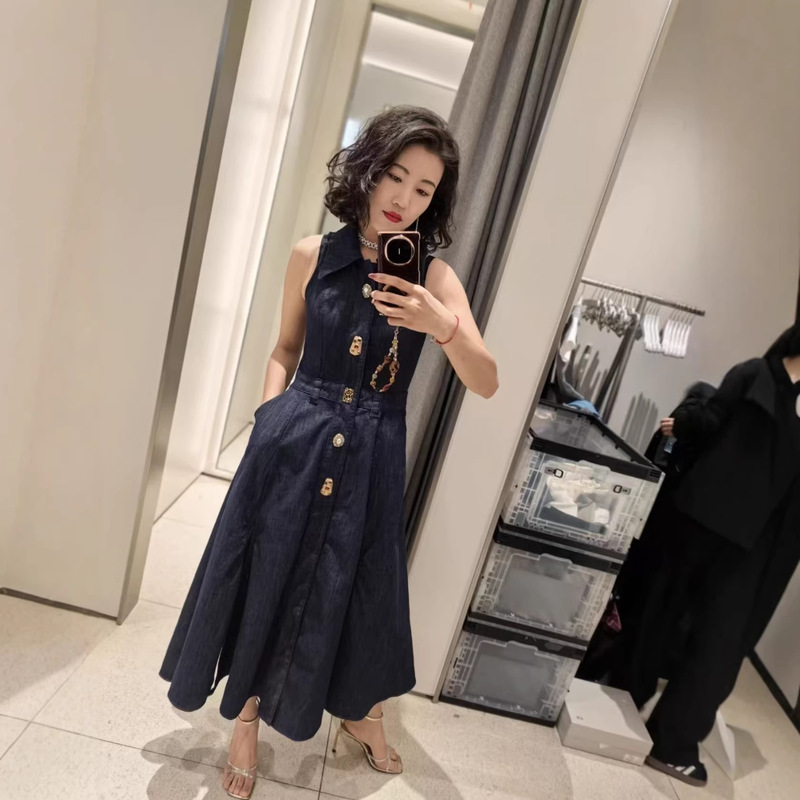 2026 Summer New Style Charming and Elegant Sleeveless Lapel Collar Waist-Cinched Slit Denim Dress Women's Clothing Uwg860058 2026 Summer New Style Charming and Elegant Sleeveless Lapel Collar Waist-Cinched Slit Denim Dress Women's Clothing Uwg860058