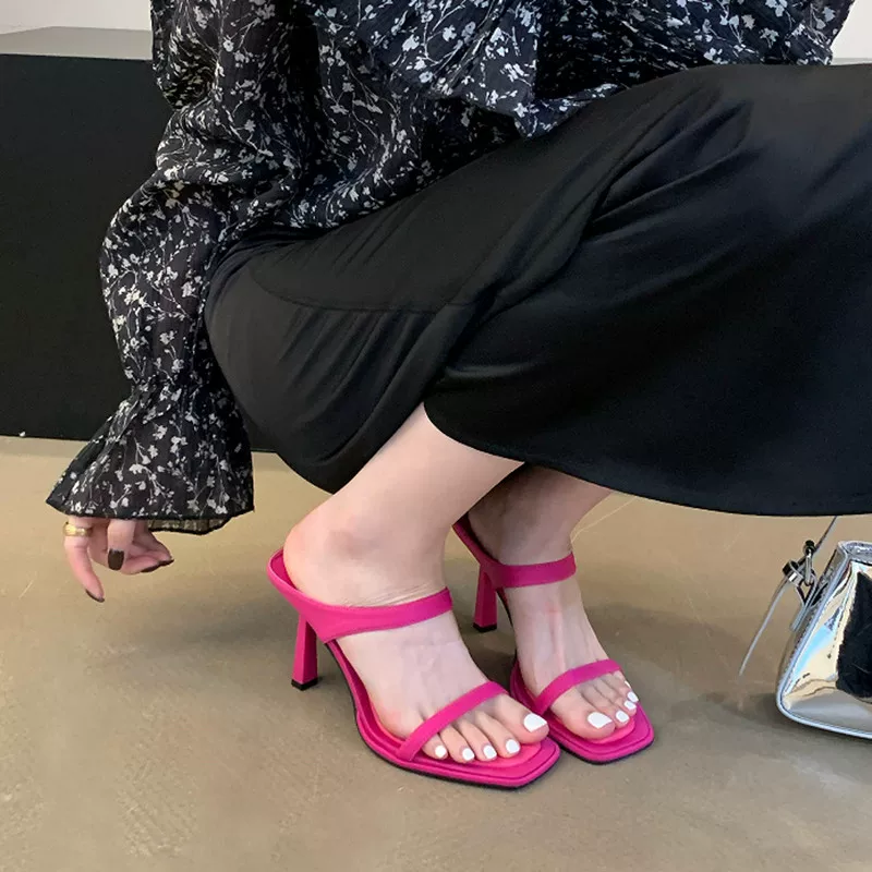 Summer fashionable universal sandals with a strap, 2024 years, internet celebrity, suitable with a skirt