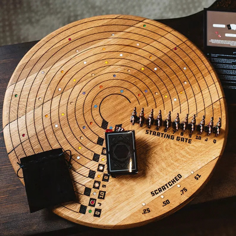 Scratched Horses Game made from a whiskey barel juego de mesa