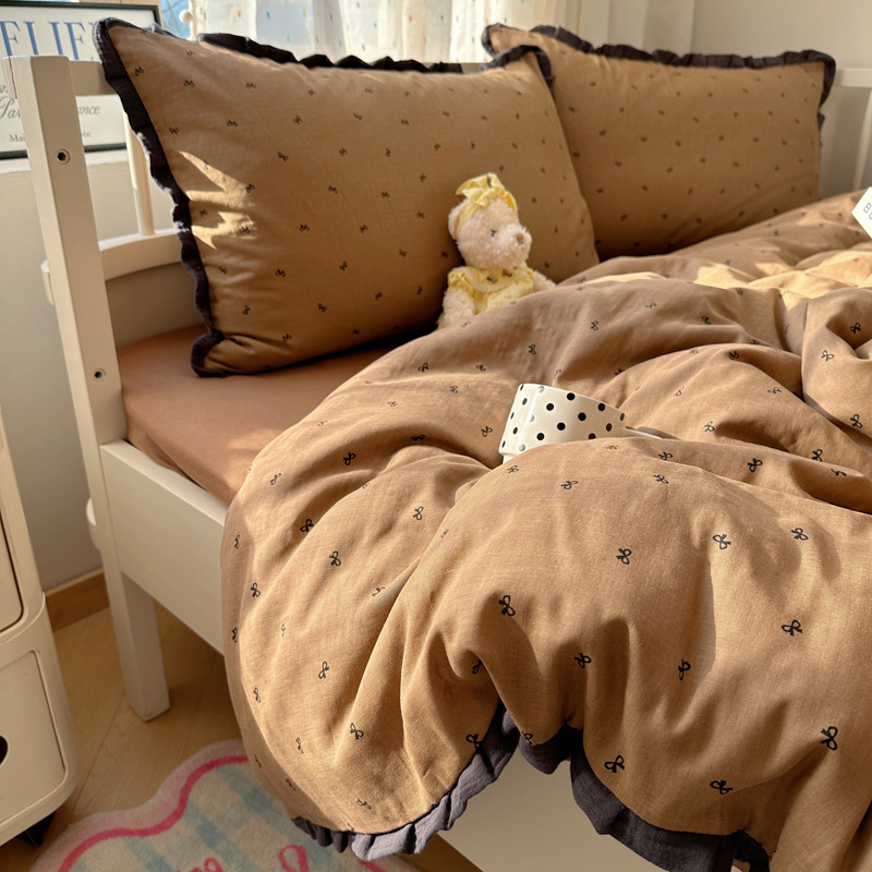 Cama de algodón fresco de seda de cuatro piezas, encaje princesa de viento, colchón de cubierta, sábanas de tres piezas