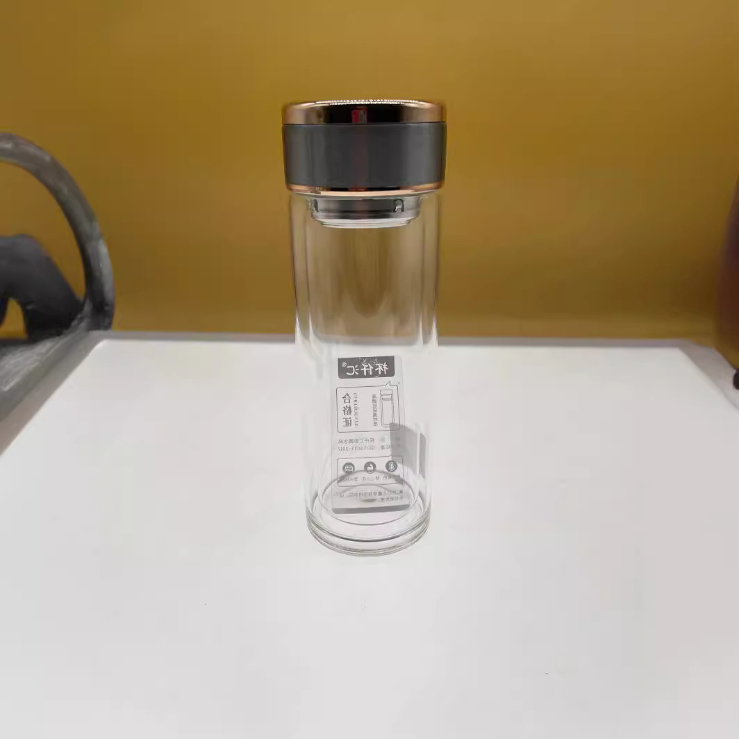 Tazas de vidrio 3011 tazas de vidrio transparente de té de flores portátiles tazas de agua domésticas con tazas de vidrio cubiertas fabricantes al por mayor