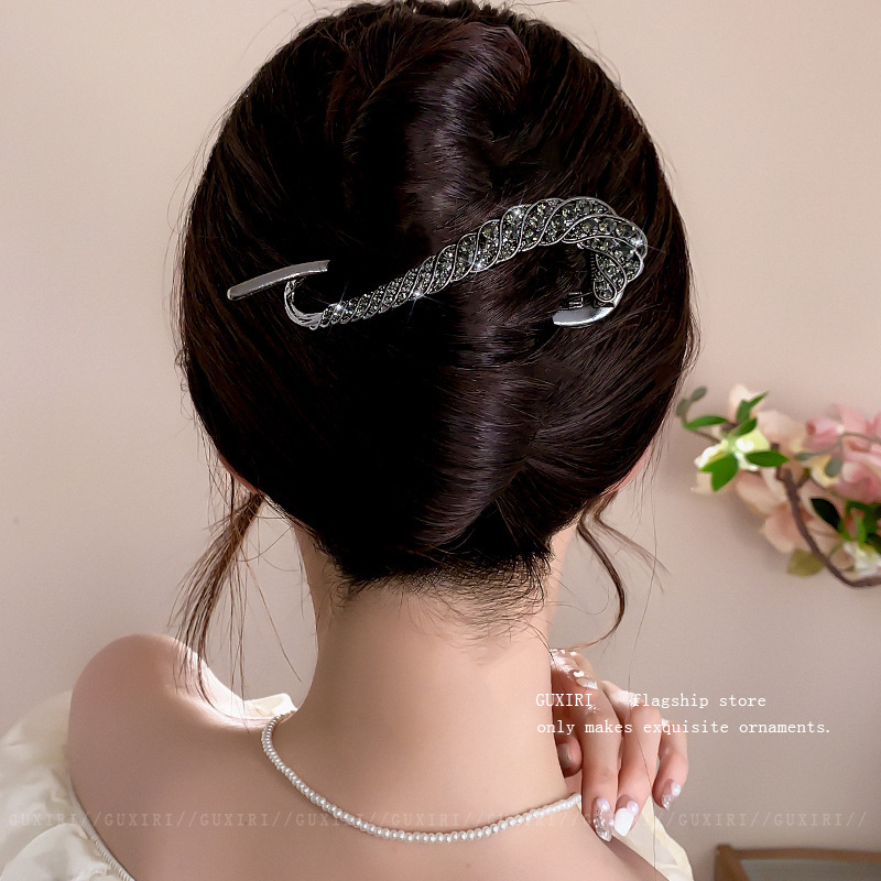 蝶結びタッセルヘアクリップ 女性用 後頭部用 2025年新作 高級ツイストワンワードクリップ 高級感のあるヘアクリップ ヘアアクセサリー|undefined