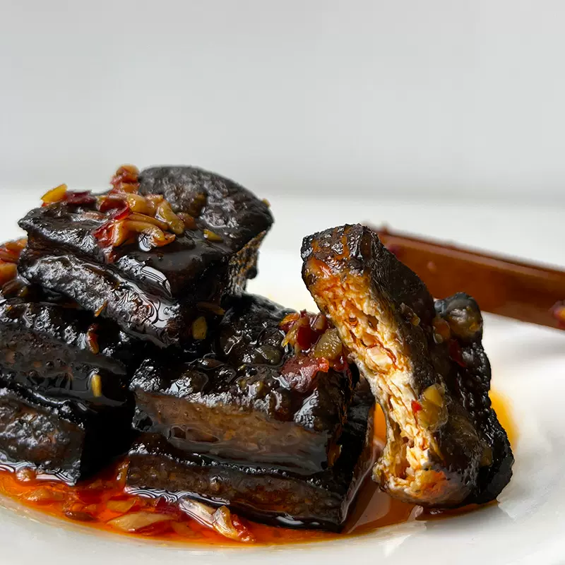 湖南平江臭豆腐街边小吃香干夜市地摊批发