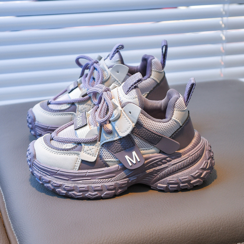 Zapatos deportivos casuales de moda para niñas, zapatos de pop transfronterizos de otoño de 2025 nuevos zapatos de correr para niños.