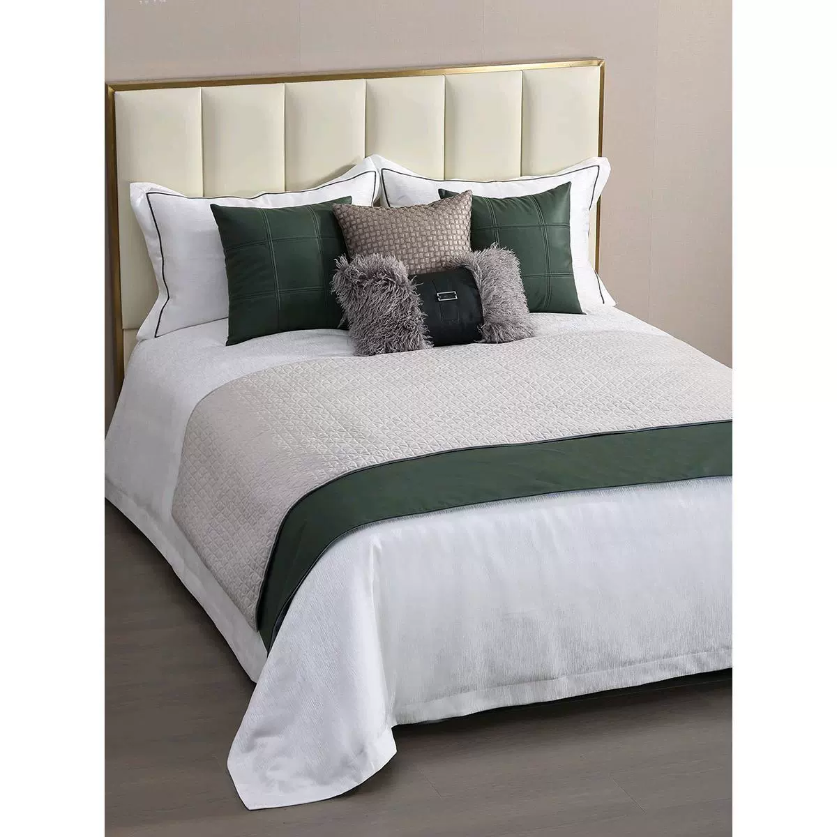 Модельный номер Современный минималистский стиль темно-зеленый набор из десяти предметов постельного белья Отдел продаж Отель Вилла Мягкая одежда может быть настроена