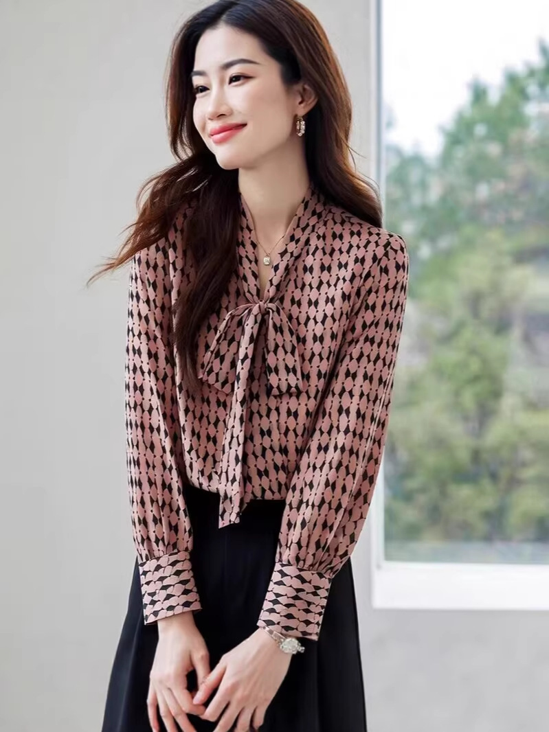 Áo sơ mi nữ dài tay phong cách thông thường, thiết kế dây buộc giảm tuổi — màu hồng