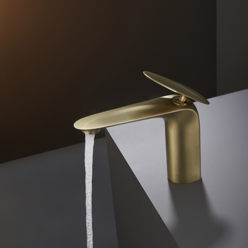 Gemstone All-Copper Hot and Cold Basin Faucet for Home Bathroom, Silver Single-Hole Faucet with Electroplating Process Gemstone All-Copper Hot and Cold Basin Faucet for Home Bathroom, Silver Single-Hole Faucet with Electroplating Process