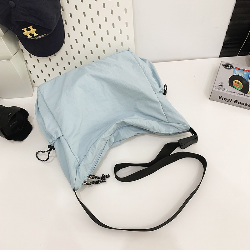 2025 bolsos de hombro, bolsos de mujer hechos a sí mismos, gran capacidad, estilo perezoso, literatura y arte, sencillos bolsos de lavado de agua, bolsos de clase para estudiantes universitarios