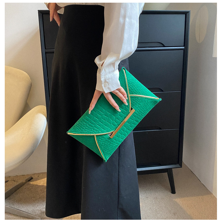 Foreign trade trend new envelope bag 2023 spring contrast color personalized clutch bag fashion simple foreign style women's bag_voghion.com