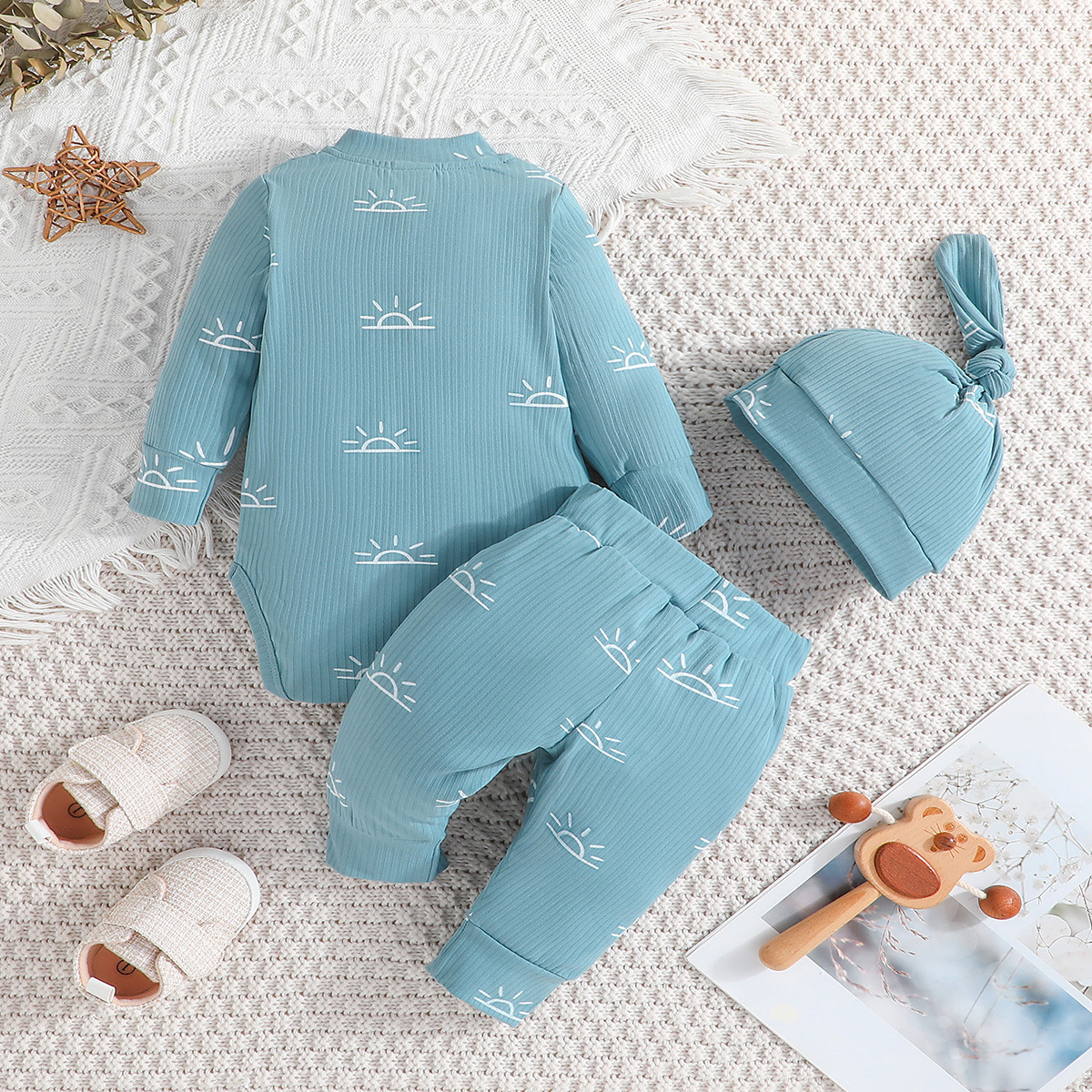 Keng Tiao Clothes Triangle Ha Yi Set Casual Baby Tuta carina con cappello set da 3 pezzi_voghion.com