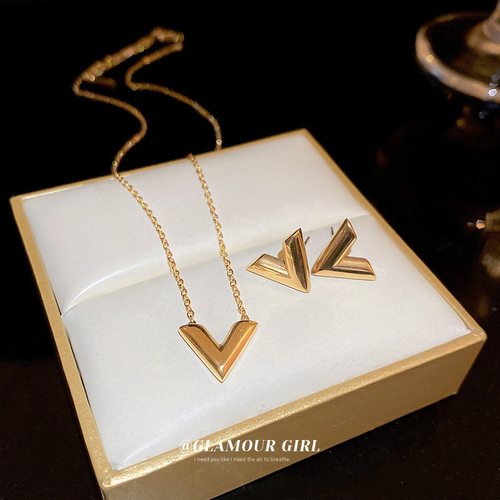 Gold titanium steel V-shaped earrings and necklace set, fashionable, simple and versatile metal style earrings, personalized design jewelry