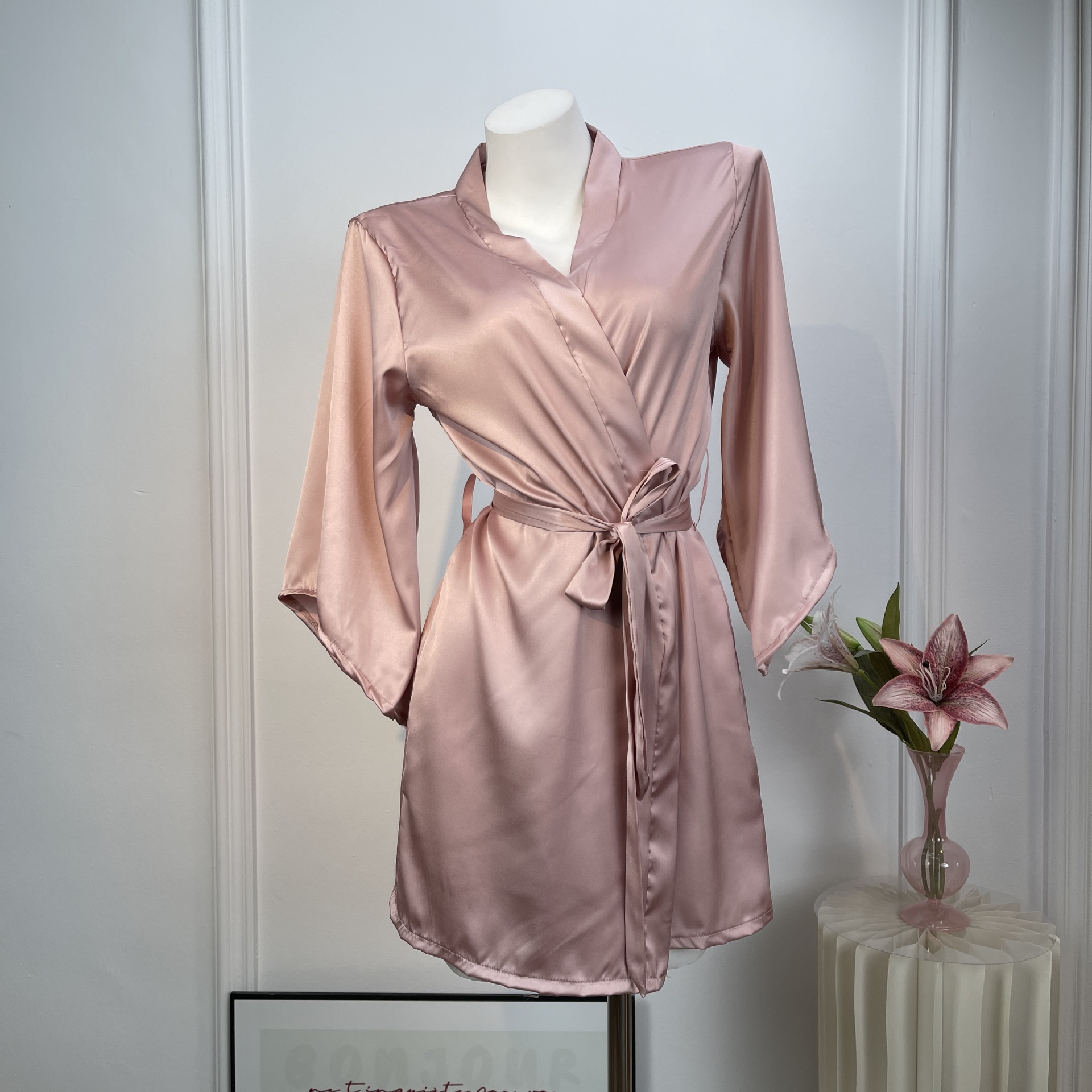 로즈 골드 슬립 드레스 + 핑크 로브