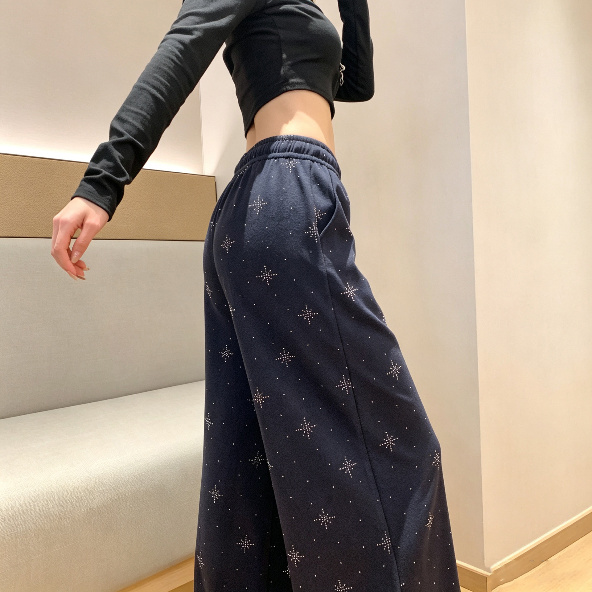 烫钻休闲运动卫裤女秋季2026新款松紧腰宽松显瘦垂感拖地阔腿裤子