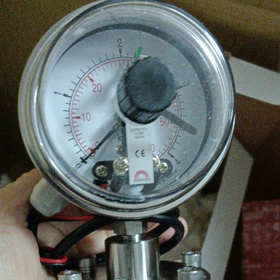 Тайваньский Электрический контактный манометр Huashi SAFE EL-M13P2 с основанием 3-дюймовый 01Q-JB1E A2 0-4 кг