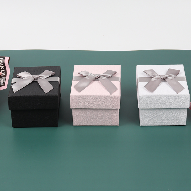 Caja de regalo de lápiz labial, una pequeña caja vacía de perfumes, caja de muestra de lápiz labial, caja de regalo de esmalte labial, en