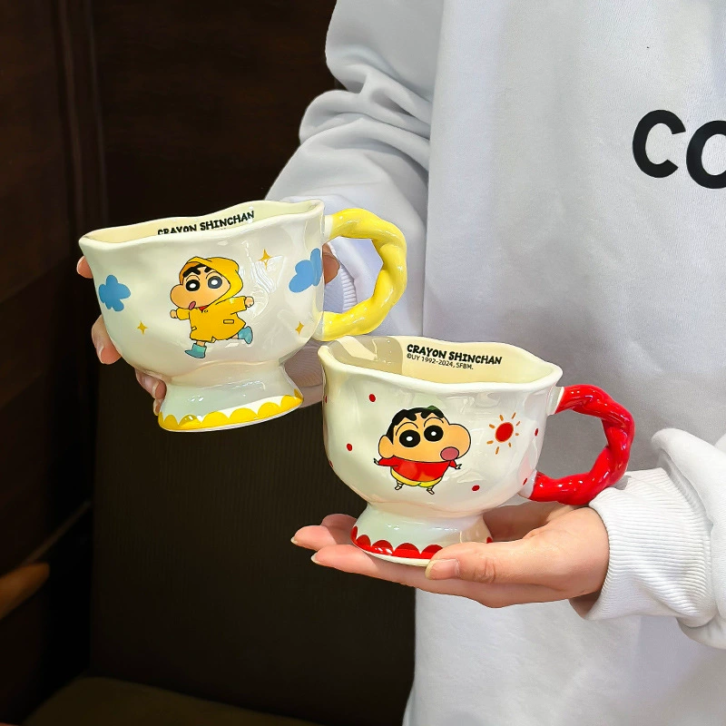 [Коллаборационная кружка Keroro (Crayon Shin-chan) керамическая, женская, новинка 2025, подарок, сувенир, кружка для дома и офиса]