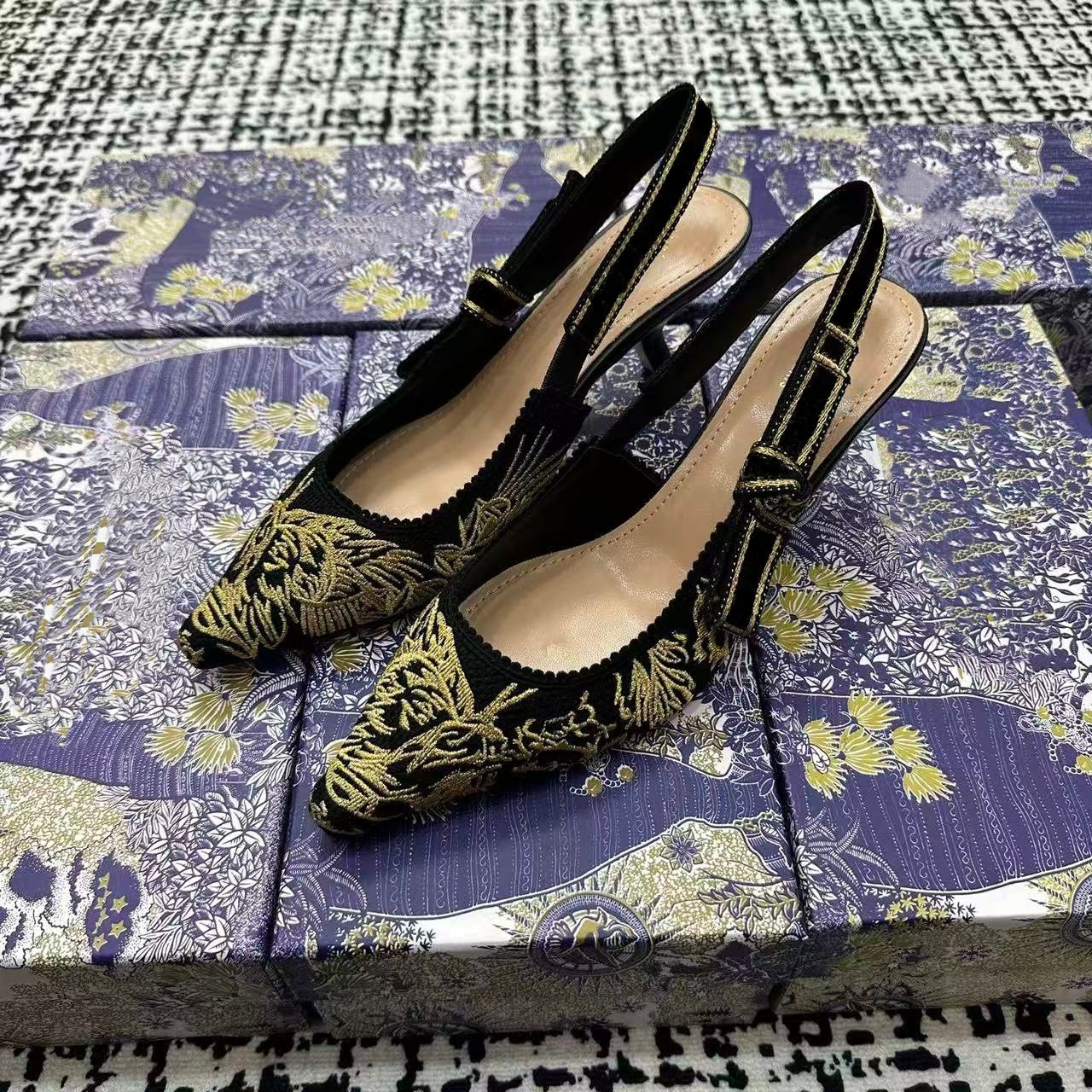 High-End~Cross-Border Top Quality Cat-Heel For Women D New Model Embroidered Knit Backless Closed-Toe Shallow Sandals With Butterfly_vogvips.com