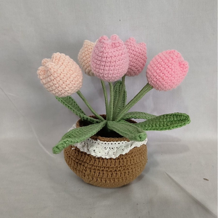 Productos terminados al por mayor transfronterizos gancho de lana artesanal tulipas en maceta regalos de mano del día de la madre lana de punto flores de imitación image 3