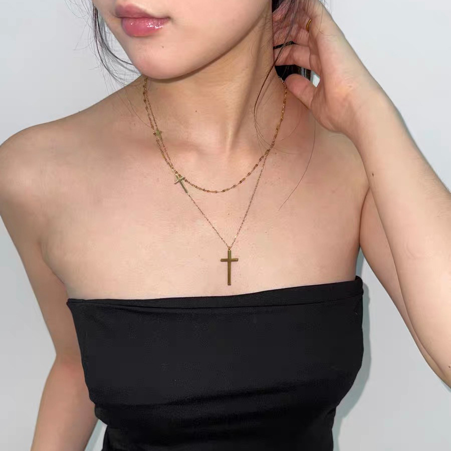 Collana a catena con croce doppia in oro per donna girocollo_voghion.com