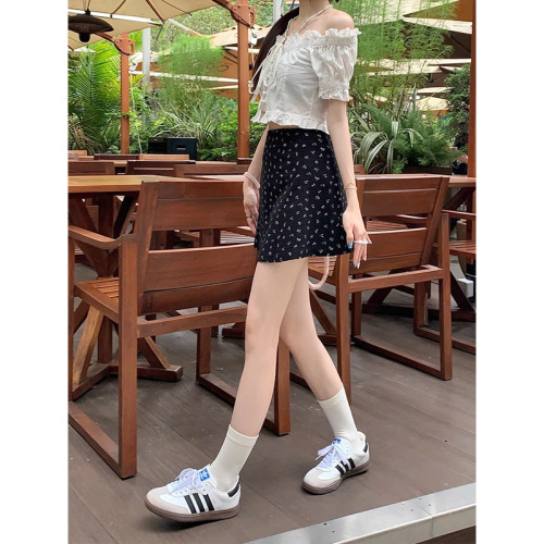 Summer Floral Half-Skirt for Petite Women, High-Waisted, Non-Slip A-Line Black Short Skirt