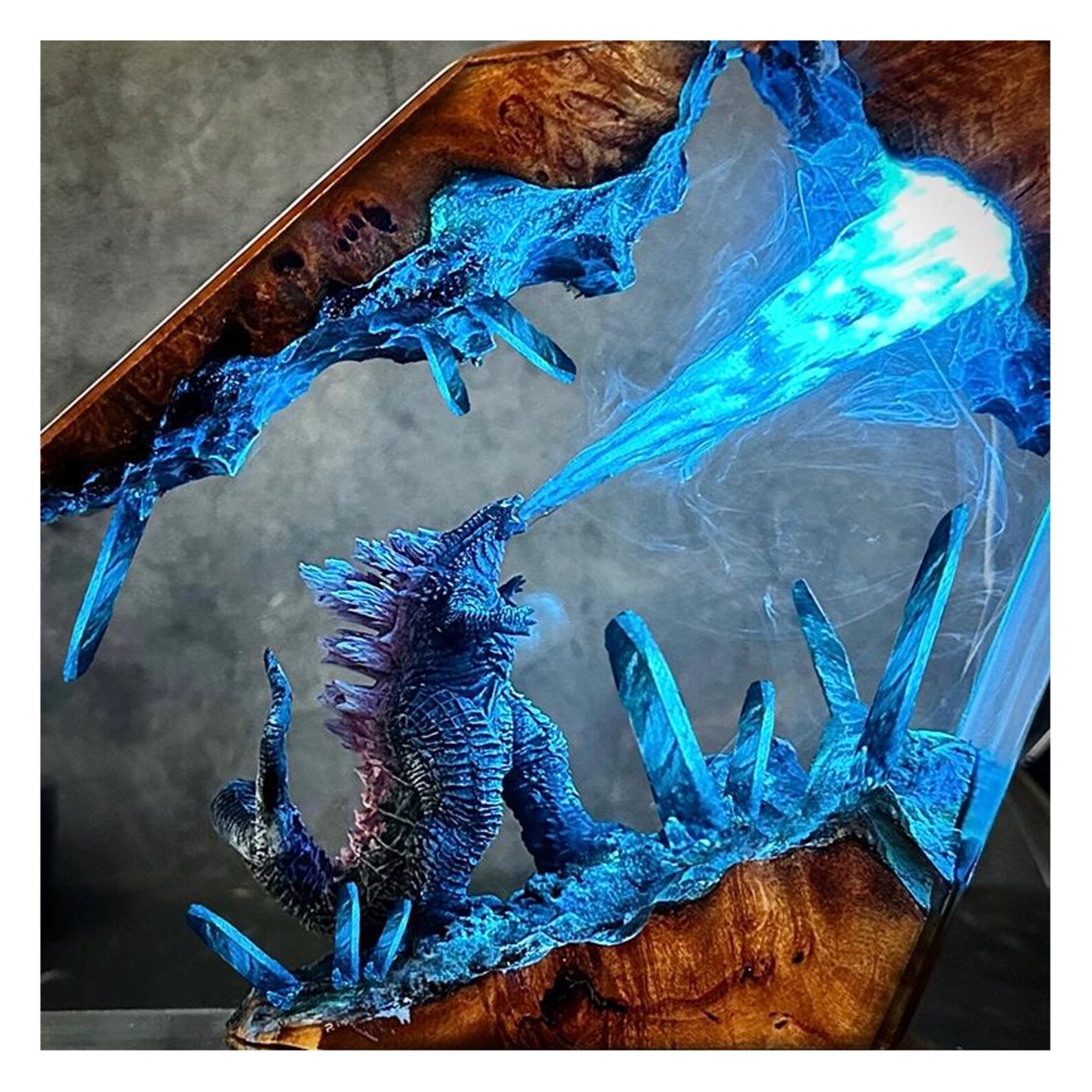 Estilo explosivo transfronterizo GOD.ZILLA lámpara de resina modelo tridimensional resina epoxi regalo del día del padre