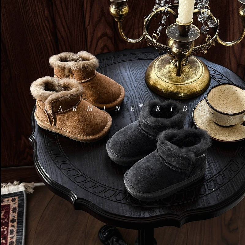 Детские зимние сапоги из натуральной кожи, новая модель 2025 года, с дополнительным флисом и утолщением для тепла, зимние хлопковые сапоги для мальчиков и девочек, модные теплые сапоги.