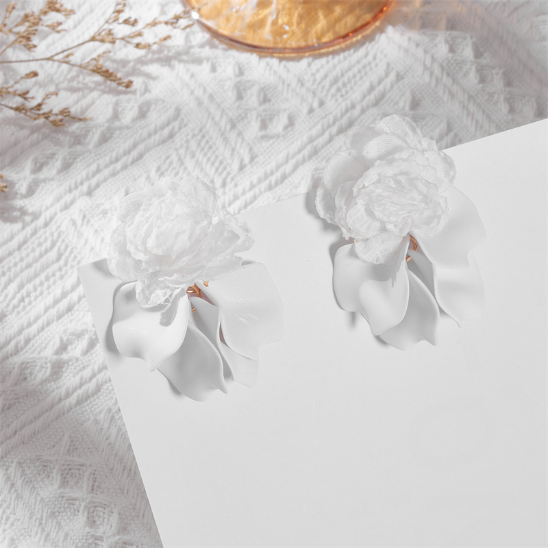 1 Pair Vacation Flower Petal Cloth Drop Earrings display picture 3