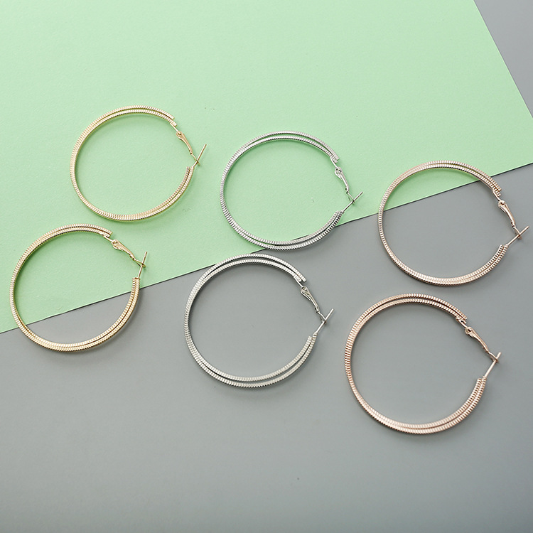 Fashion Three-color Big Circle Metal Earring Wholesale display picture 2