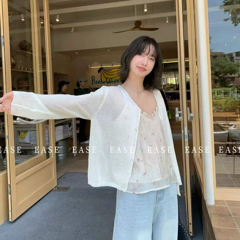 Korean Style Hollow-Out Round Neck Knitted Cardigan for Women, Summer Thin Sun Protection Air-Conditioning Shirt, Loose Fit, Slimming Outerwear Top Korean Style Hollow-Out Round Neck Knitted Cardigan for Women, Summer Thin Sun Protection Air-Conditioning Shirt, Loose Fit, Slimming Outerwear Top