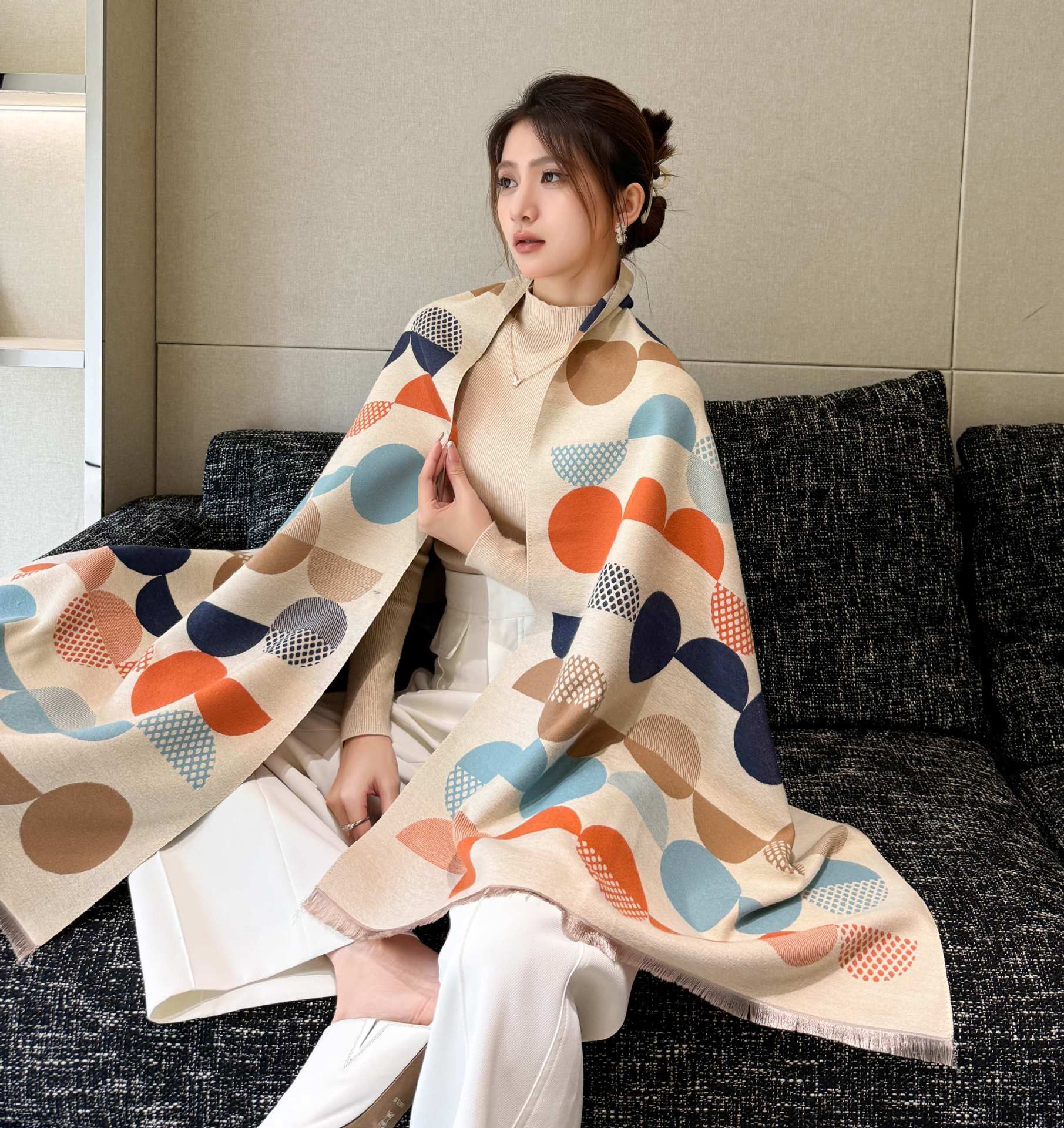 Sciarpa da donna versatile in finta cashmere double-face con blocchi di colore, dal design coreano, scaldacollo caldo per autunno e inverno._voghion.com