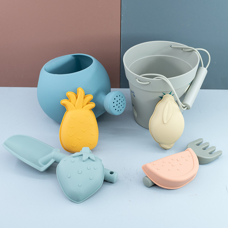Jugar herramientas de arena Material de silicona Cubo de arena junto al mar Jugar herramientas de arena silicone beach toys
