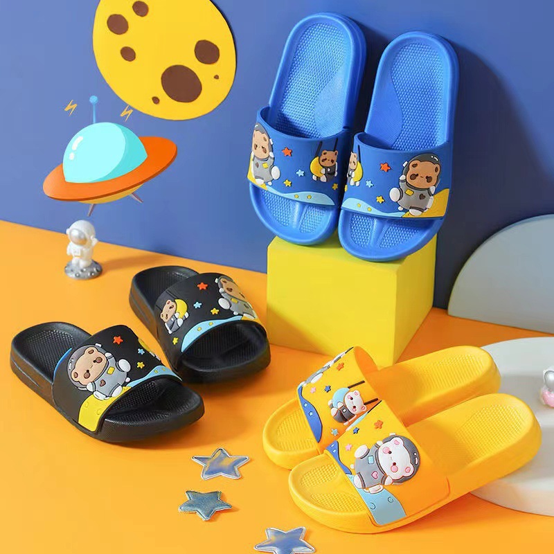 Cute cartoon slippers for boys and girls summer indoor and outdoor bath baby home bathroom non-slip children soft bottom outer wear