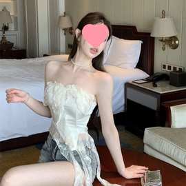 纯欲性感无袖边抹胸上衣女夏外穿不规则短款蕾丝飘带背心小衫