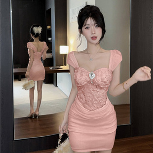 9818ҹ��Ů�b�����������Ըе��ؾW��ƴ�Ӿo���B��ȹ�@�ݰ��ζ�ȹ