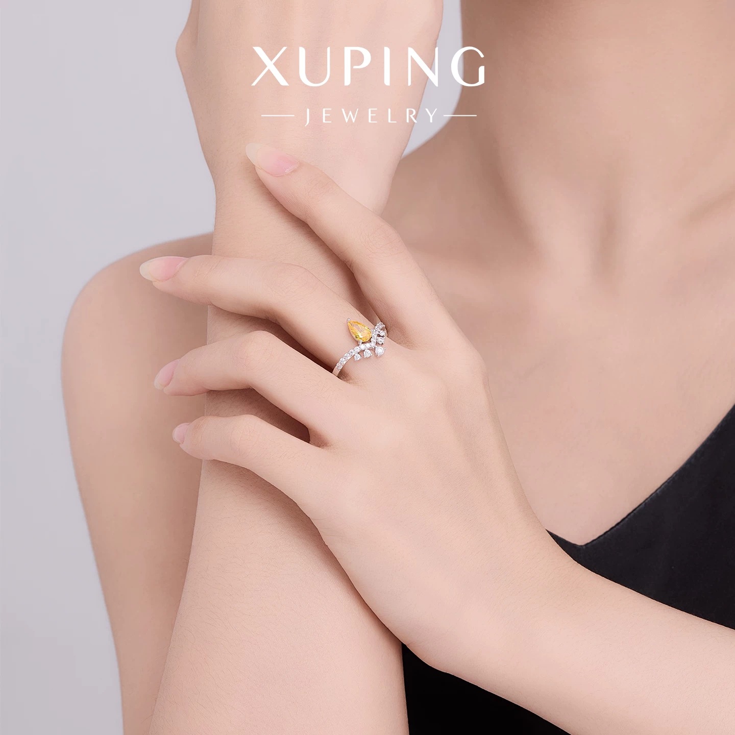 Xuping dulce suave Feng Shui goteo corona anillo de dama aleación de cobre chapado blanco ligero nicho anillo de compromiso mujer