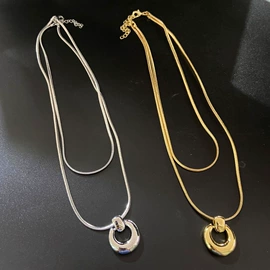 项链;耳环;耳钉