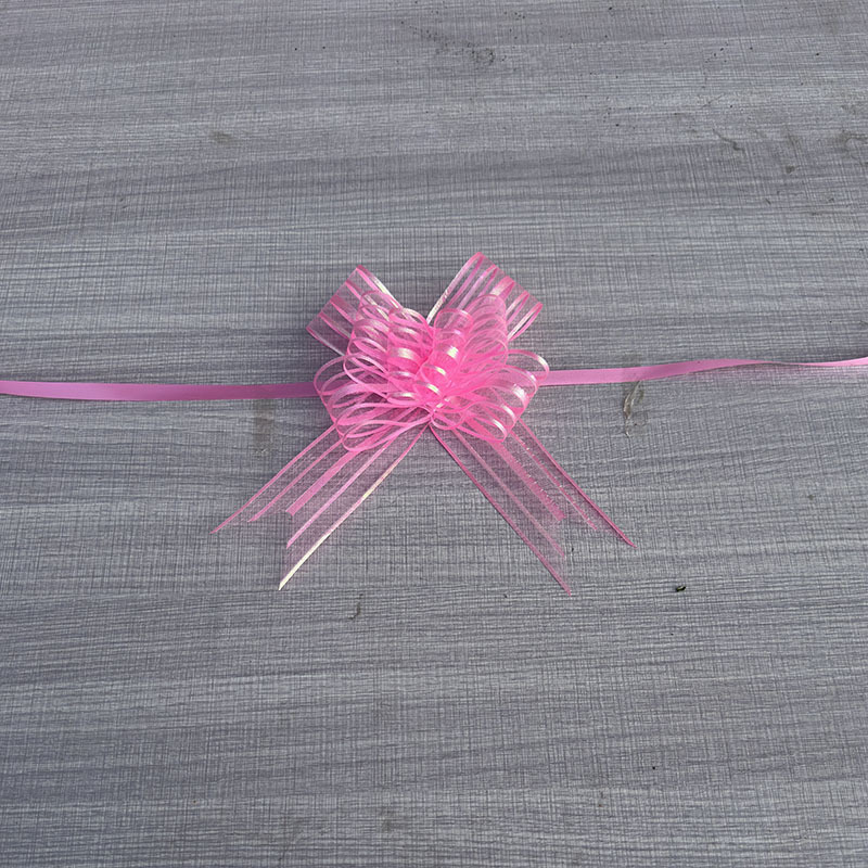 Navidad, víspera de Navidad, manzanas, manzanas, embalaje de regalos de boda, arco de boda, flores de mano, decoración del coche de boda