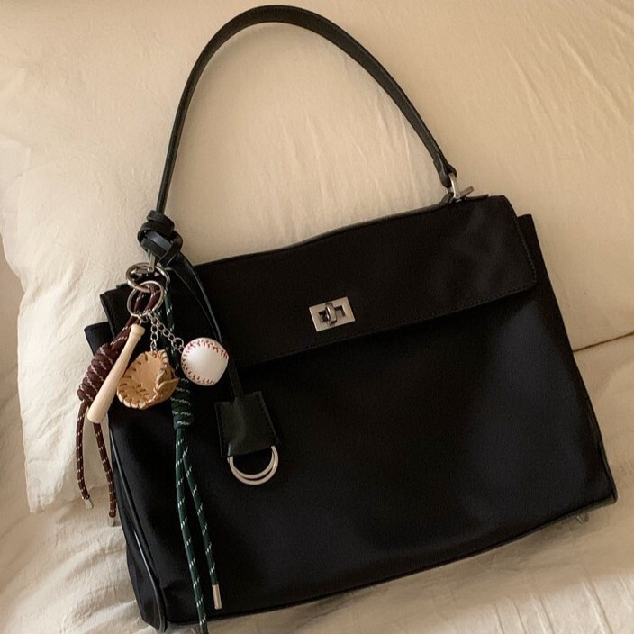 in stock Black Oxford Cloth Commuter Tote Bag Women's Bag Large Capacity Kelly Bag All-match Portable Crossbody Briefcase in stock Black Oxford Cloth Commuter Tote Bag Women's Bag Large Capacity Kelly Bag All-match Portable Crossbody Briefcase
