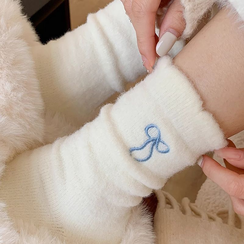 Winter Socks Korean Style Plush Mid-Calf Winter Warm Fleece Thickened Butterfly Women's Socks Mid-Calf Socks Autumn Zhuji Manufacturer